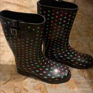 EUC Black w/polka dots rubber boots
